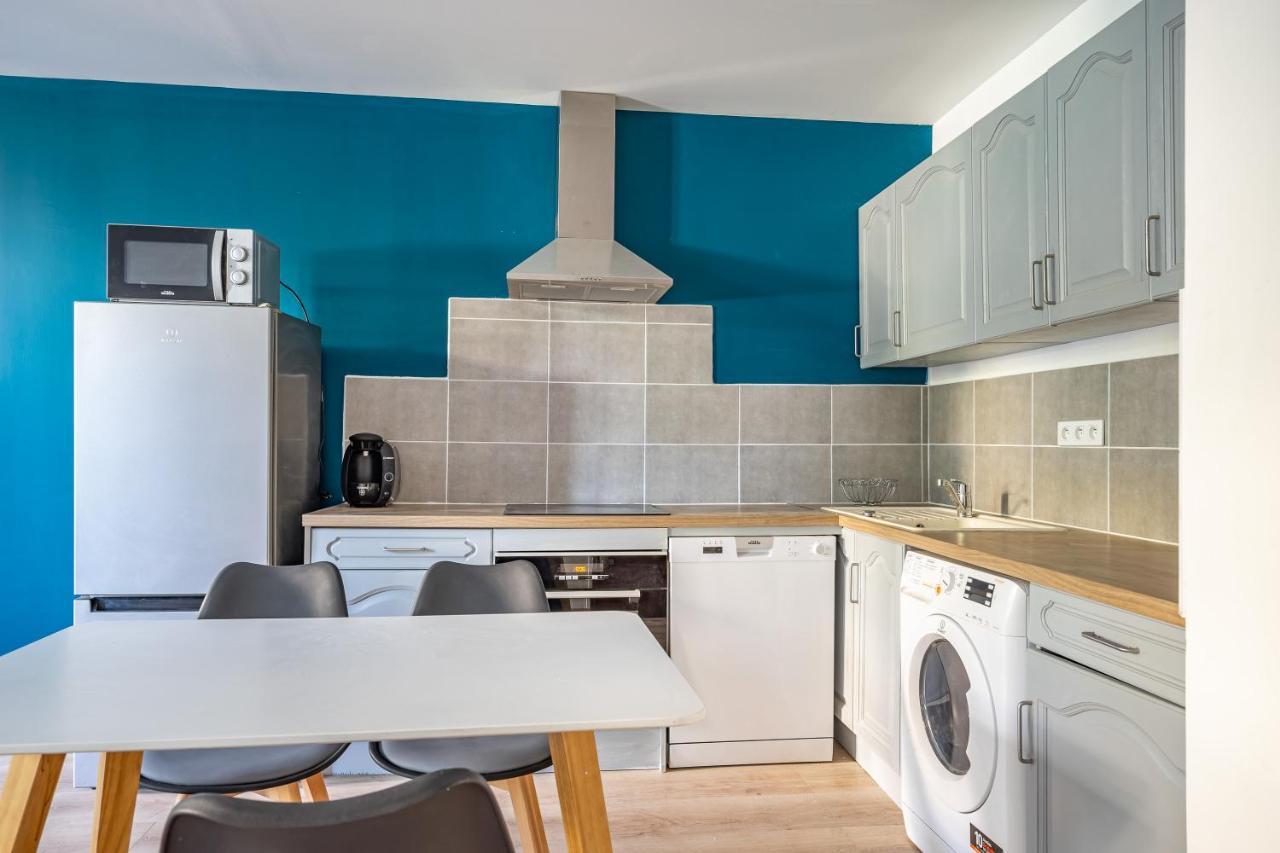 Entier: Calme, Spacieux, 2 Chambres. Appartement Marseille