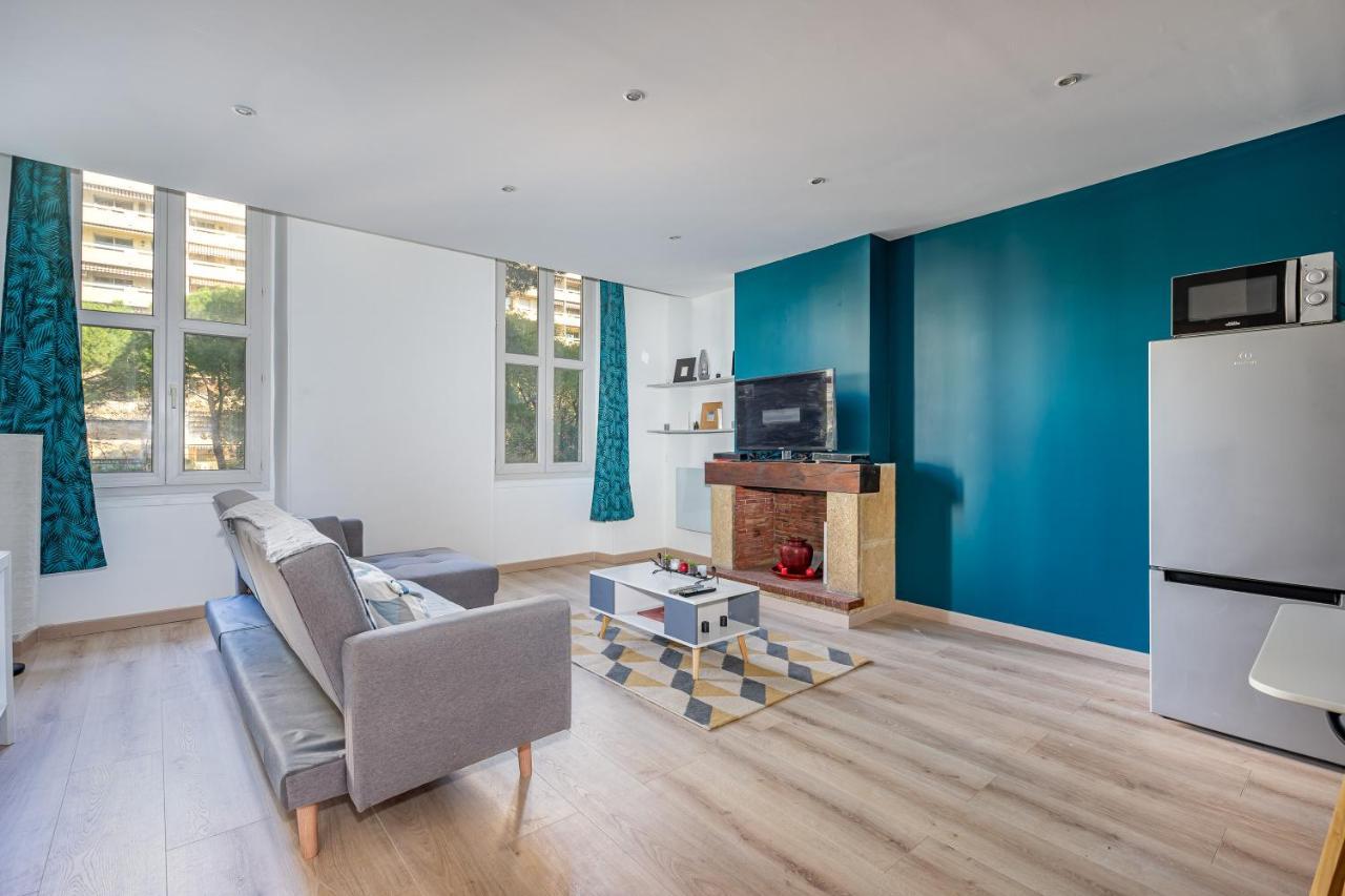 Appartement Entier: Calme, Spacieux, 2 Chambres. Marseille